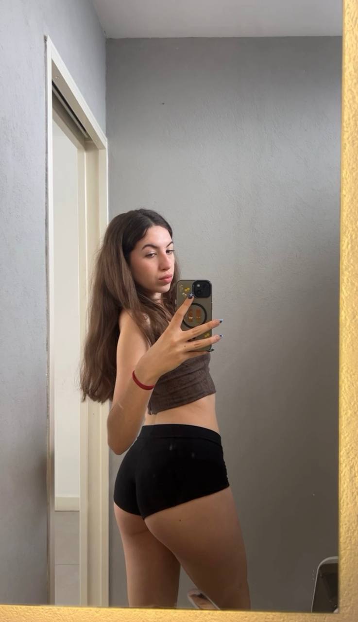 Amber in her underwear in Sorokaba