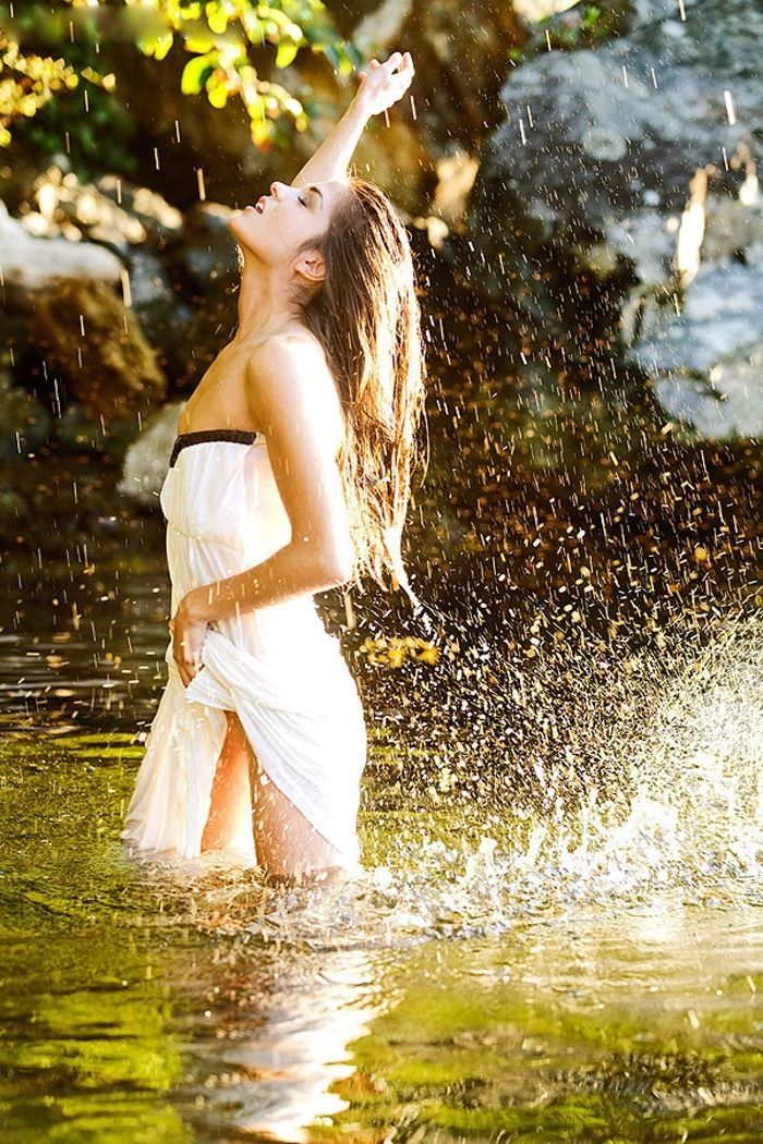 Marie Avgeropoulos in Sorokaba