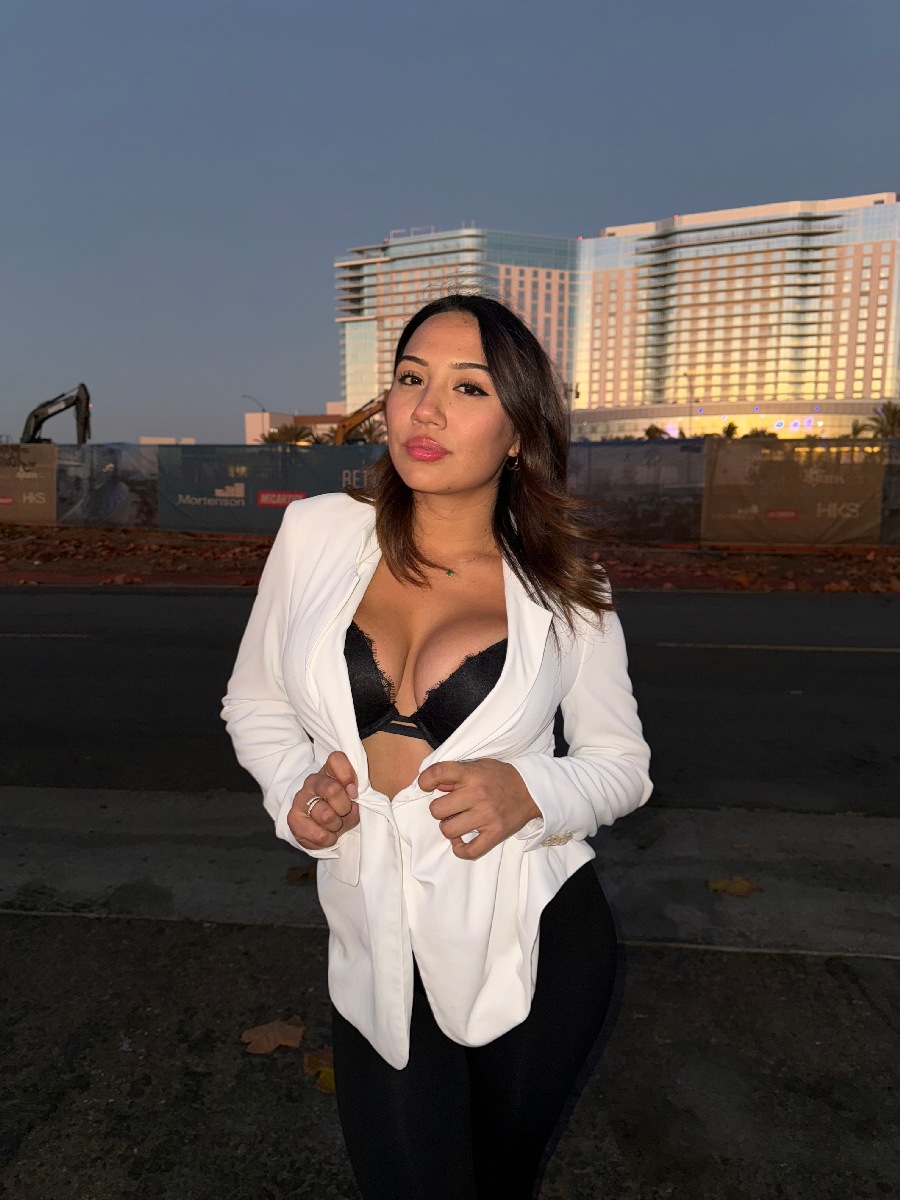 Take a pause and enjoy Ali Cruz — streaming from Sorokaba