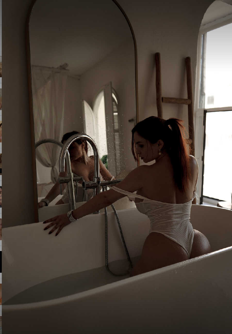 A playful frame from Miranda Faith nude — online in Sorokaba