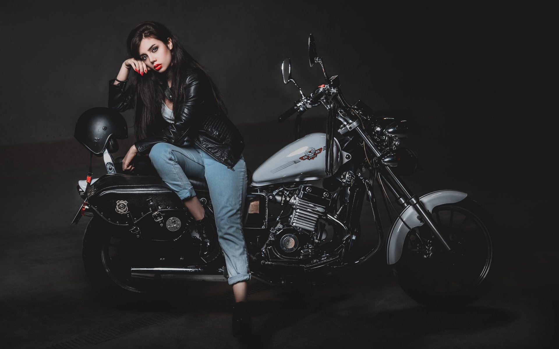 Biker girls: style and drive in Sorokaba
