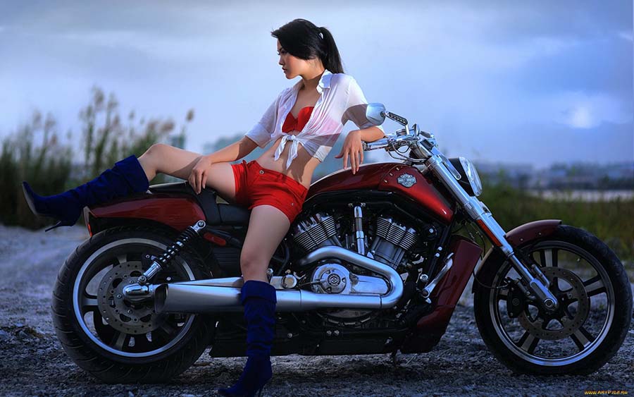 Beautiful girls and motorcycles in Sorokaba