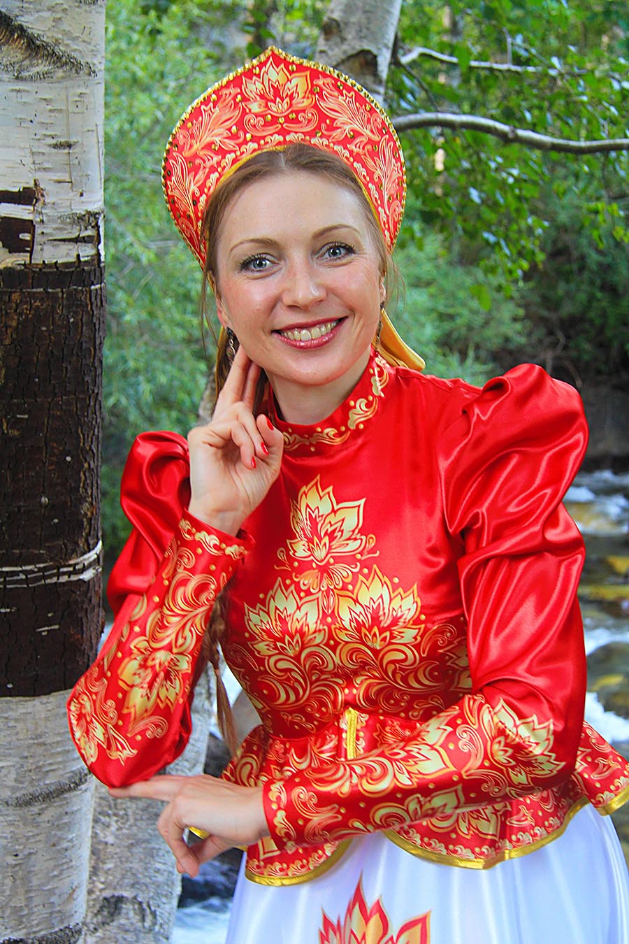 Women in Slavic costumes in Sorokaba
