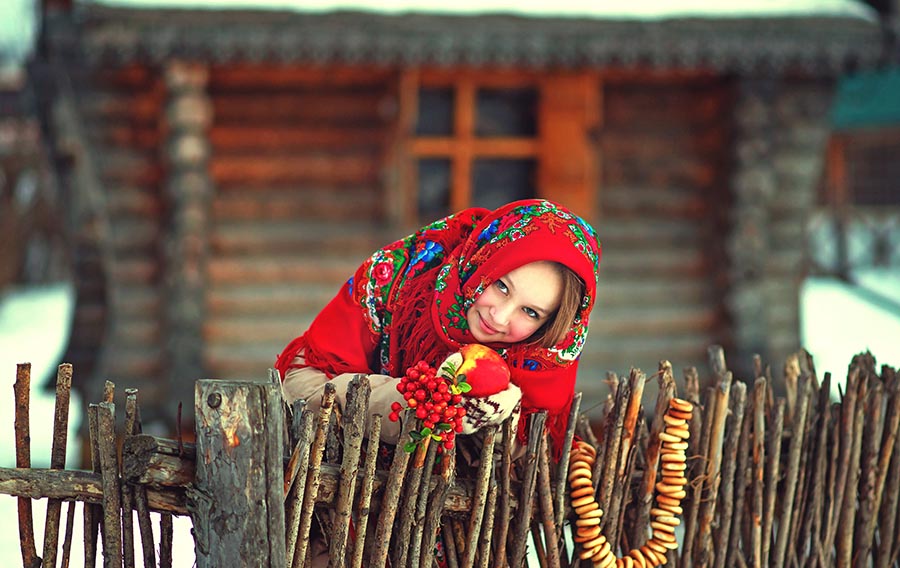 Sexy girl Women in Slavic costumes in Sorokaba