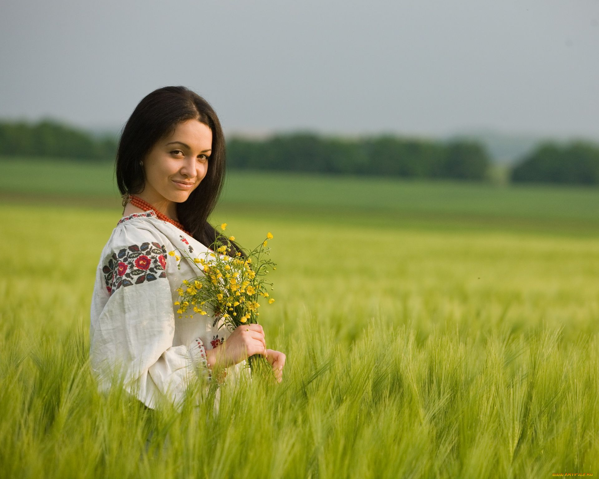 Women in Slavic costumes in Sorokaba