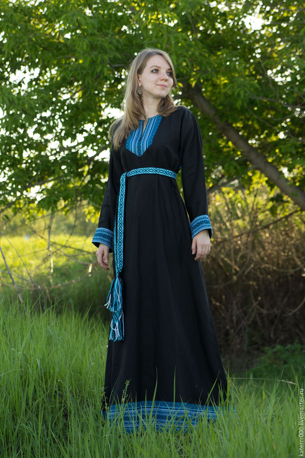 Women in Slavic costumes in Sorokaba