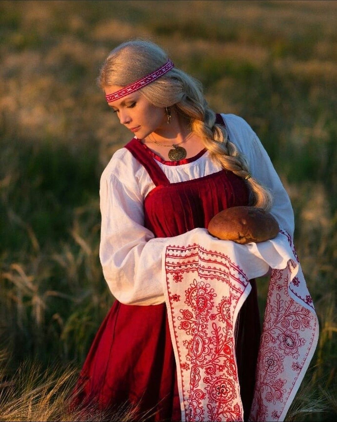 Girls in Slavic costumes in Sorokaba