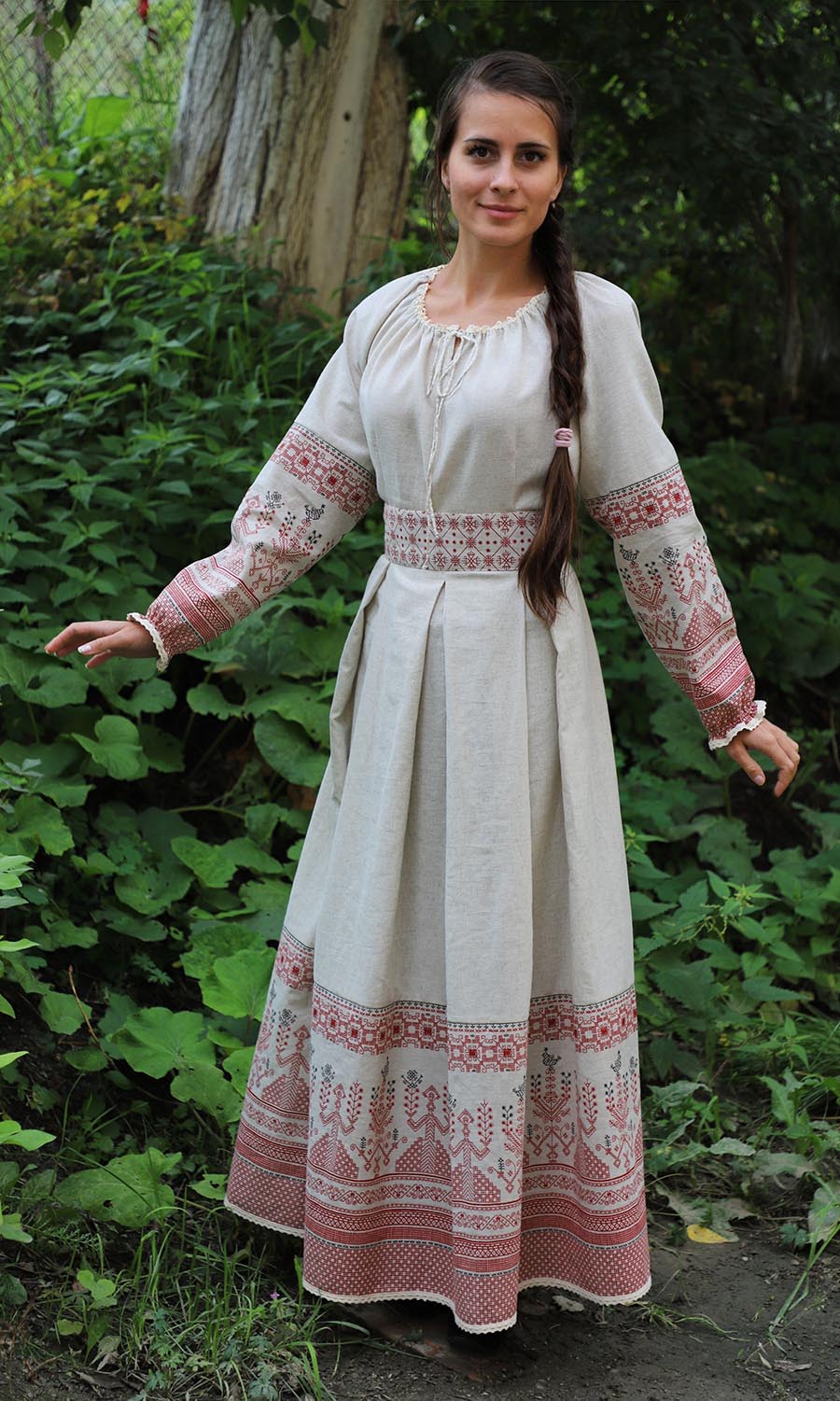 Girls in Slavic costumes in Sorokaba